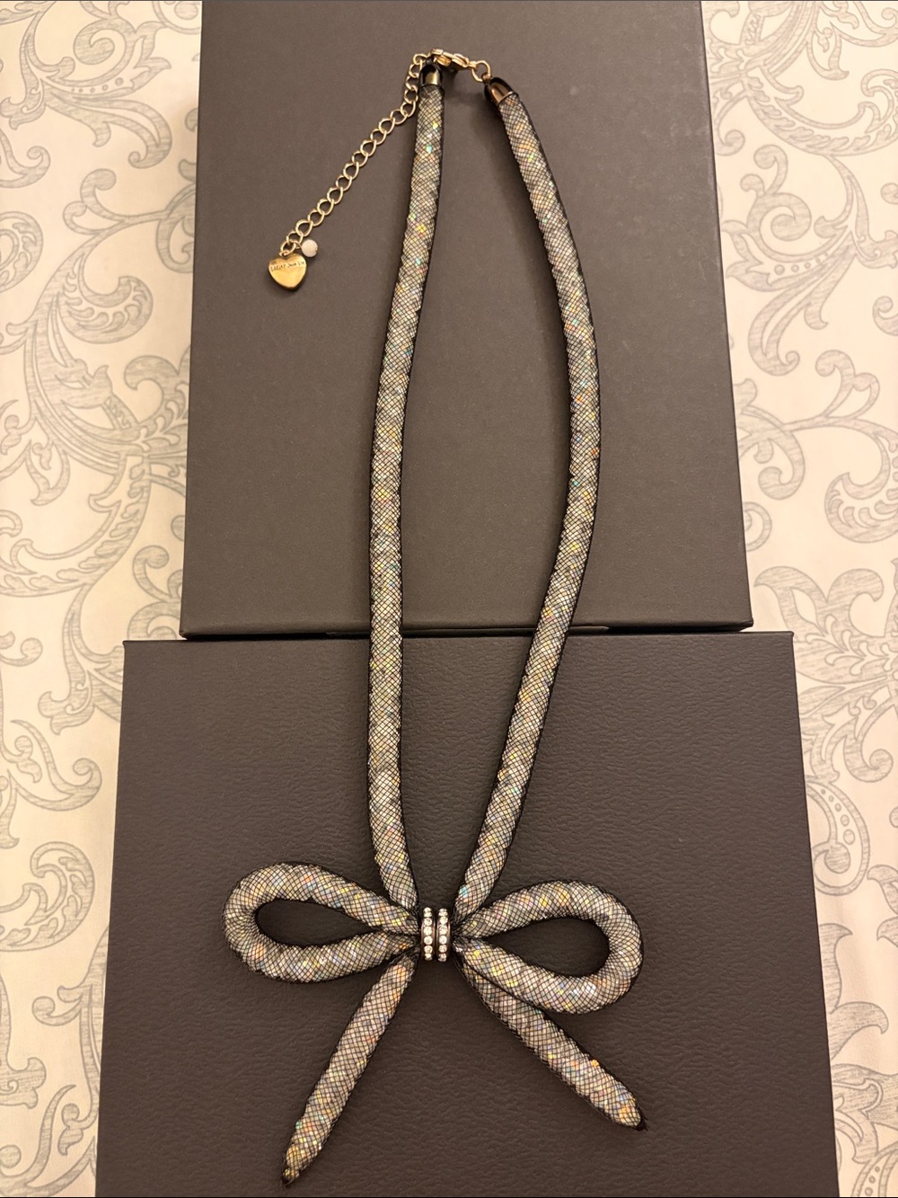 Betsey Johnson Crystal Mesh Bow Necklace in Iridescent Silver VINTAGE